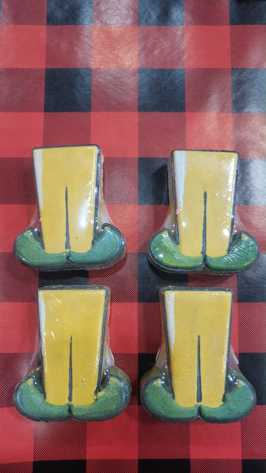 Elf Legs Bath Bomb